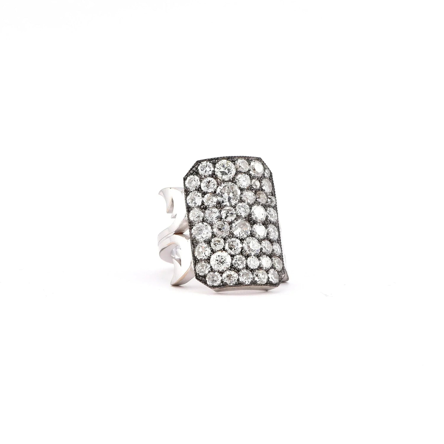 Short Old European Ten Table Ring