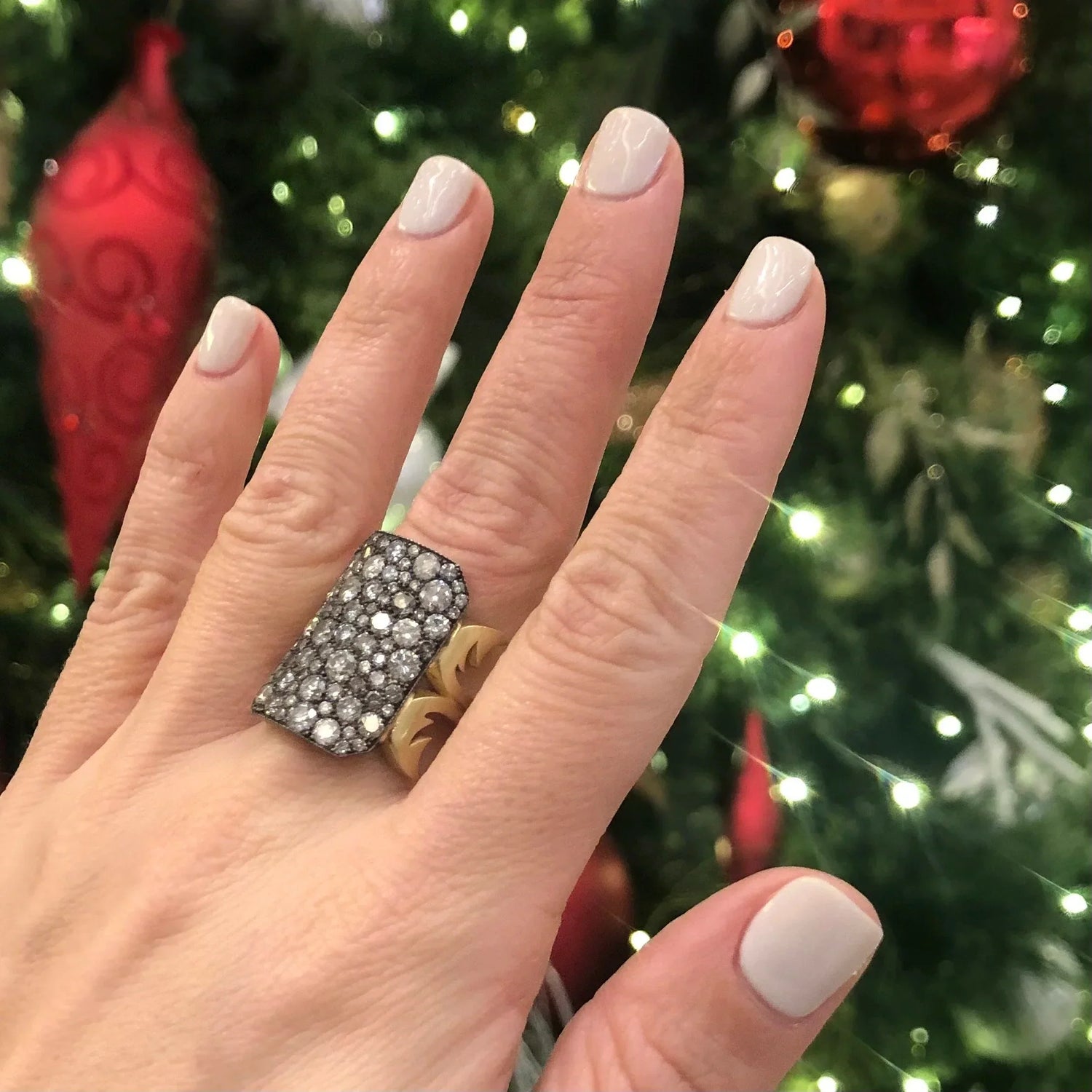 White Gold and Grey Diamond Short Ten Table Ring